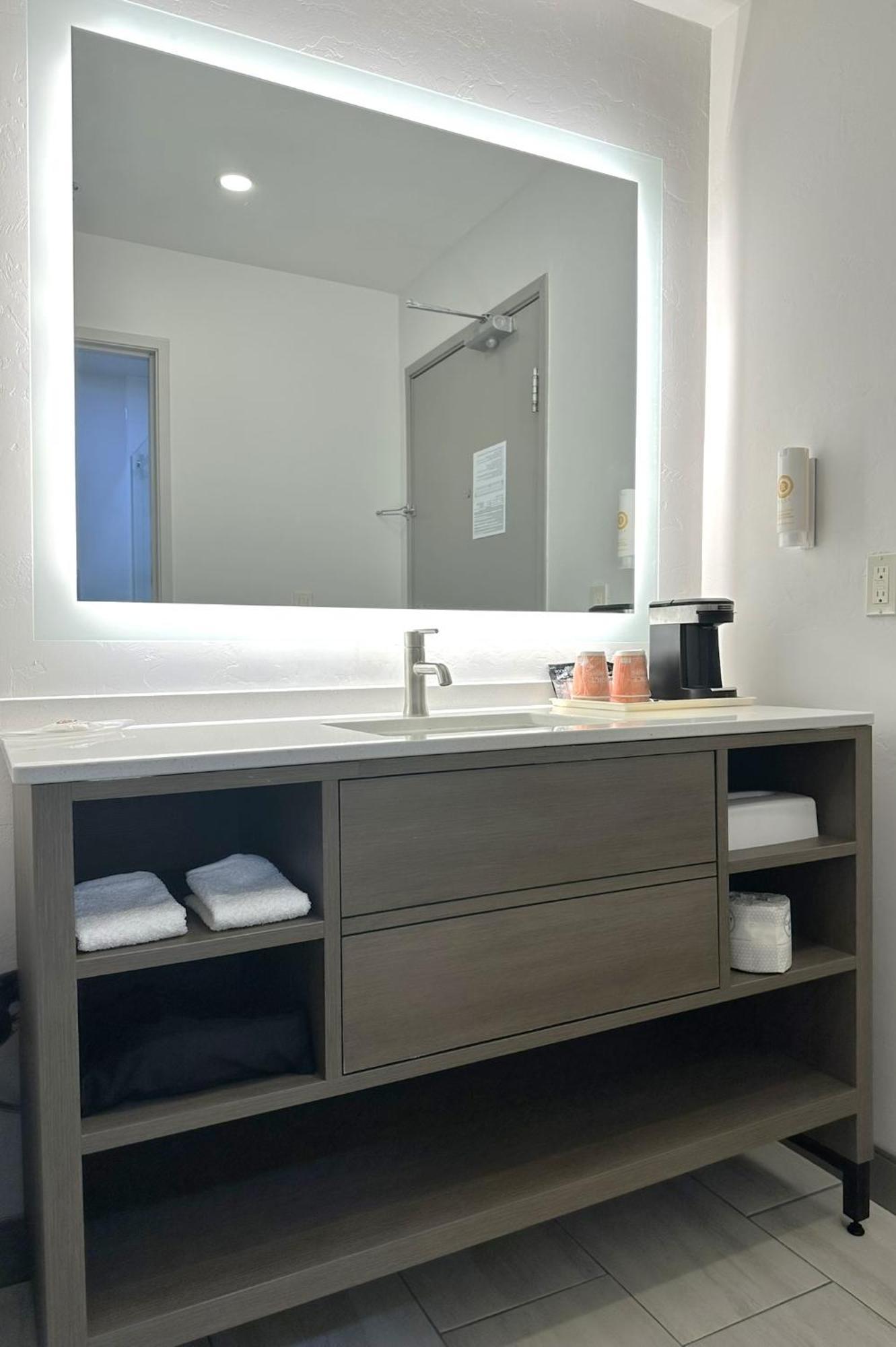 คอมฟอร์ต สวีตส์ แอต ทูซาน มอลล์ Hotel ทูซอน ภายนอก รูปภาพ