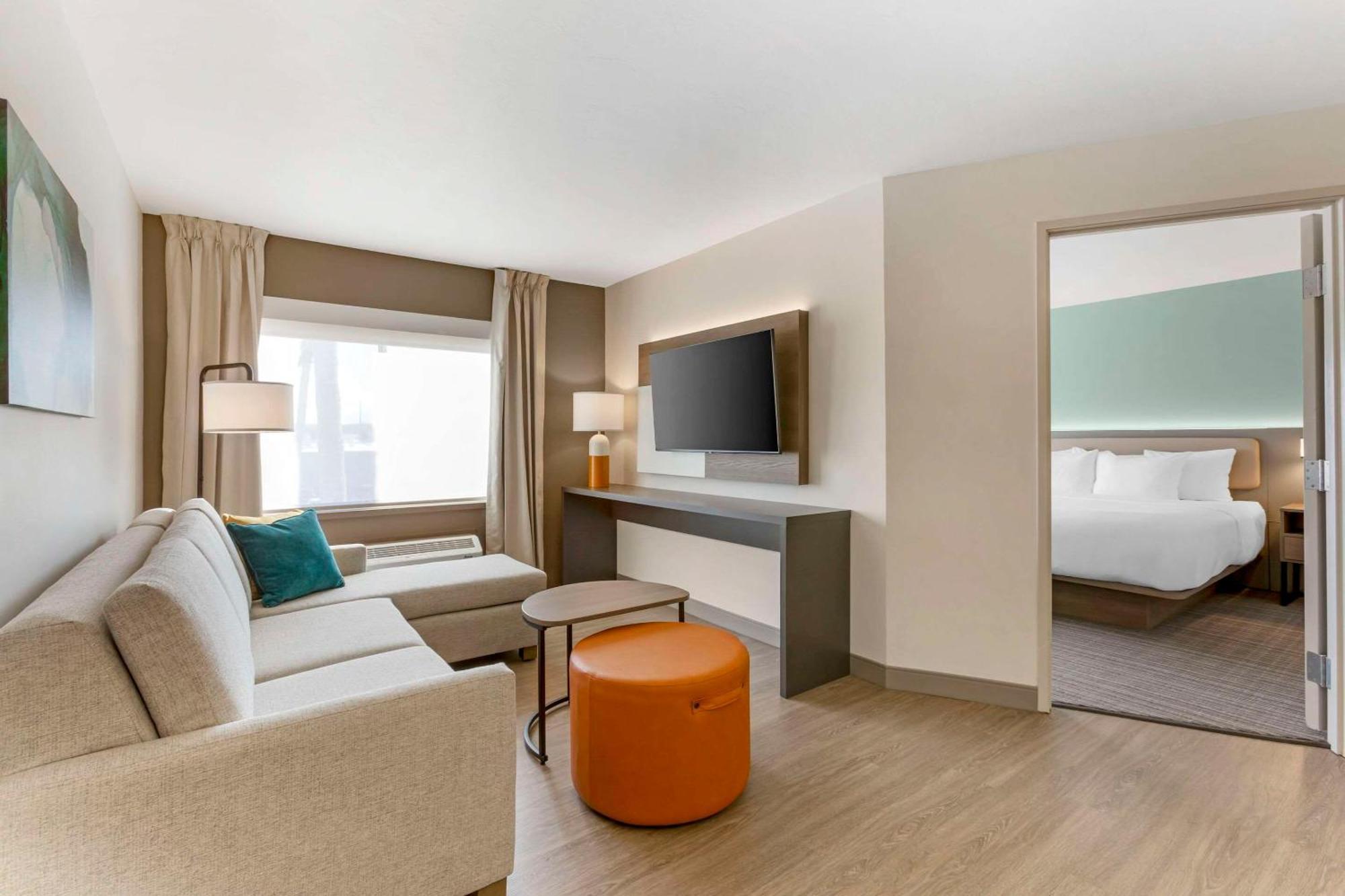 คอมฟอร์ต สวีตส์ แอต ทูซาน มอลล์ Hotel ทูซอน ภายนอก รูปภาพ